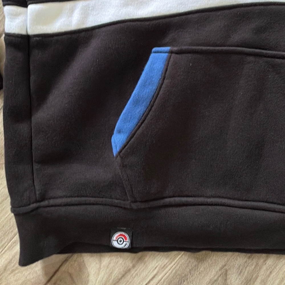Pokémon center hoody - Picture 2 of 10